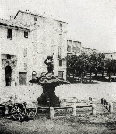 Fontana del tritone in una foto 1865