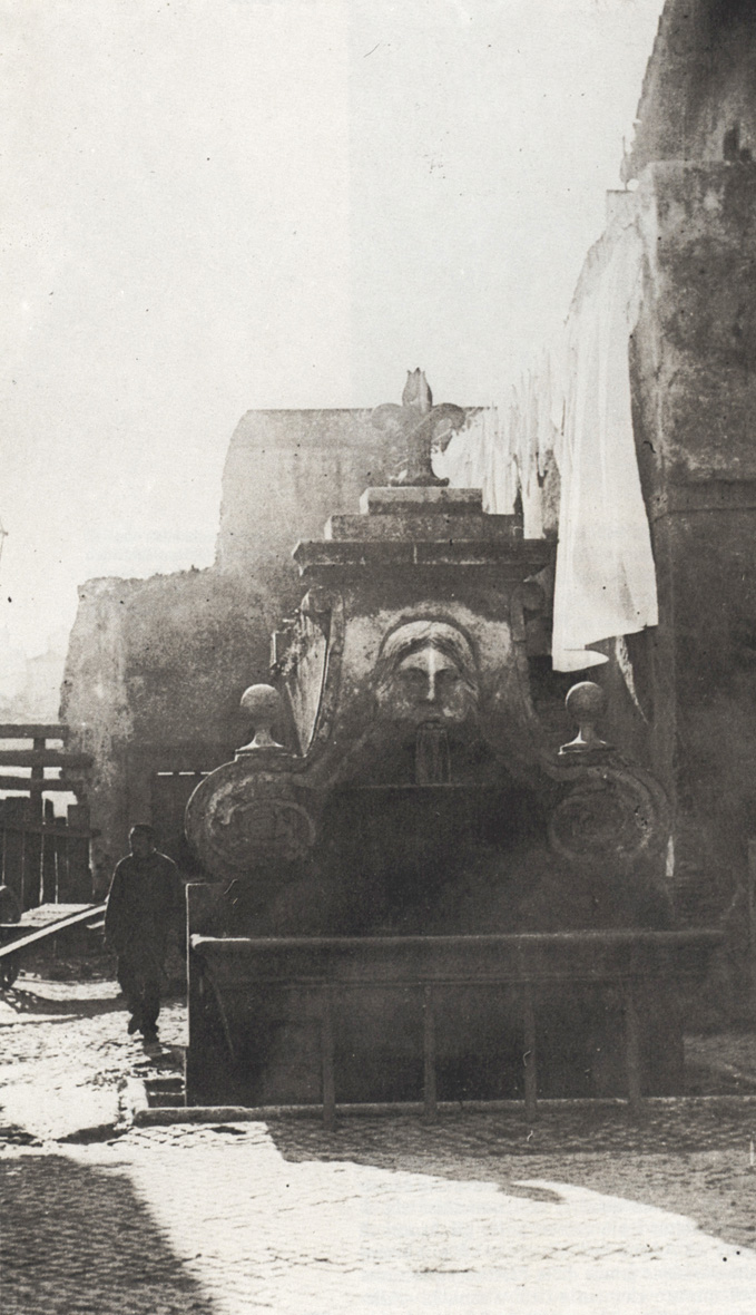 Foto del mascherone d'epoca