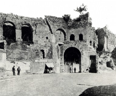 Porta pinciana con parte delle mura aureliane in una foto dell meta de'800